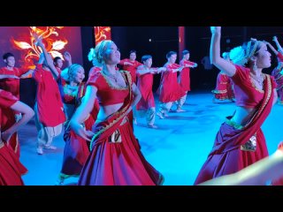 «Индийский танец» - исп. народный студенческий ансамбль «Байкальские волны»
