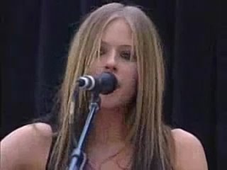 Аvril Lavigne - Не Wаsn’t + Mу Happу Ending (Live @ the Fairview Mall, )