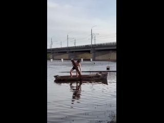 Джек Воробей на набережной в Оренбурге