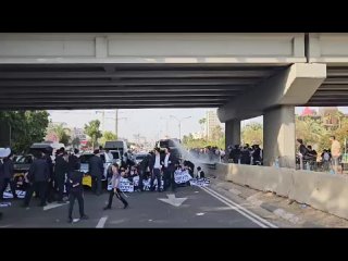 1 апреля в течение двух часов сотни ультраортодоксальных демонстрантов из группы Пелег Йерушалми блокировали шоссе 4 в районе