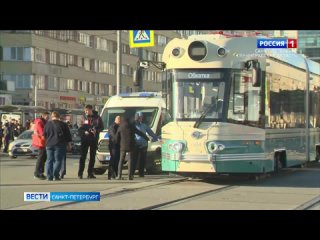 У метро “Приморская“ трамвай въехал в толпу пешеходов