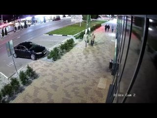Шумахер снёс указательный знак и влетел в здание в Кропоткине