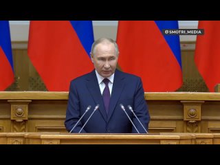 Владимир Путин призвал всех законодателей уделять внимание вопросам межнационального согласия и многообразия традиций, этносов и