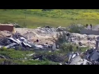 Los francotiradores sionistas estn usando la ayuda humanitaria que se lanza desde el cielo como cebo para fusilar a los c