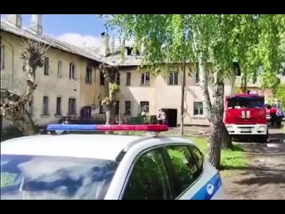 👮🏼♂👧Сотрудники ГИБДД спасли детей из горящего дома    В посёлке Юдино жительница одного из домов по улице... (видео)