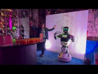 Роботы 🤖 на ваше Мероприятие! Аренда Робот Мода #robot #event #robotmoda