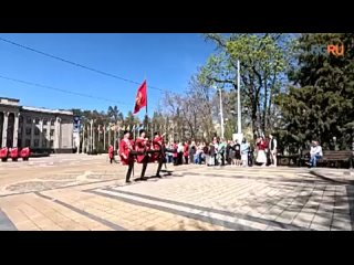 Российская Газета - В Краснодаре возобновили красочный казачий церемониал Час Славы Кубани