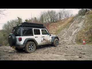 carwow Extreme mud off-roading: Jeep v Land Rover v INEOS