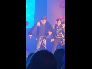 FANCAM | 260424 | Donghun @ Концерт Zepp Tour ~ Our Spring ~ в Осаке (Slow Dive)