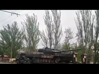 Немецкие танки на подступах к Москве. Но есть нюанс — ВС РФ захватили и эвакуируют в глубокий тыл Leopard 2A6