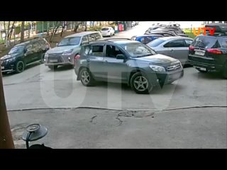В Уфе водитель Toyota Rav 4 проткнул шины Nissan Almera: теперь его ищет полиция