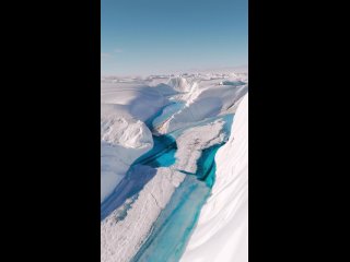 Антарктида_🇦🇶_Реки_с_невероятно_голубой_водой_в_Антарктике.mp4