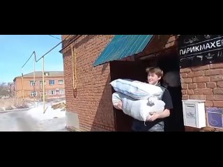 Жители Саратовской области отправили бойцам ВС РФ полтонны помощи