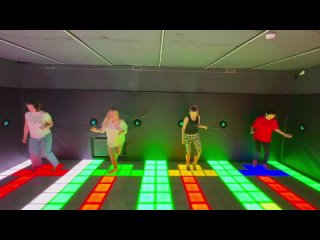 BTS Dynamit – Pixel Quest – танцы