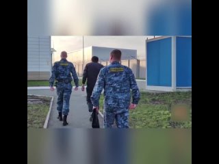 Мигрaнтa, оскорблявшего и подрезaвшего спортсменок из Челябинскa зa короткие шорты, депортируют из России