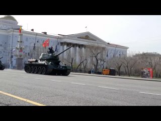 Долгожданная часть парада - демонстрация боевой и специализированной военной техники
