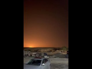 Imagens de ataques com mísseis iranianos no deserto de Negev, localizado no sul de Israel, estão circulando na Internet