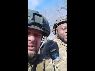 Чистокровный украинец в рядах 37-ой бригады морской пехоты ВСУ вступает в бой.