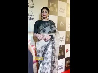 Raveena  Tandon looks mesmerizing in a floral  saree as she poses for the cameras at the movie screening of #PatnaShuklla