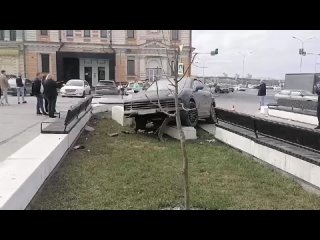 Авария на Нижневолжской набережной