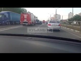 Две аварии на улице Дзержинского в Краснодаре создали почти 6-километровую пробку