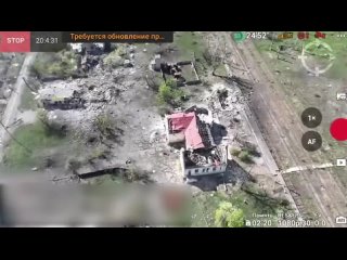 L'ennemi publie des images de drones d'une attaque russie mene par deux groupes blinds des forces armes russes au sud-est de