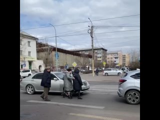 На ул. Коммунистическая ( остановка Советская) планируем переделать транспортный узел. Улица узкая, а остановки сосредоточены в