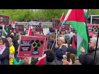 Activistas pro palestinos se congregaron este martes frente a la sede del comit encargado de organizar los Juegos Olmpicos 202