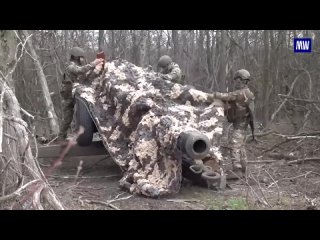 Combat work of the crew of the D-30 howitzer of the artillery group of forces Vostok