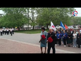 У Мемориала героической обороны Севастополя прошла торжественная церемония возложения цветов к Вечному огню