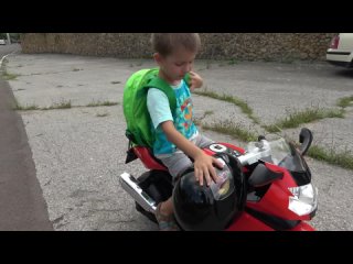 Ride on Cars for Kids, Baby Boy Rides on Sportbike BMW 12 V and Repairs the Wheel