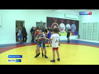 Мастер-класс для юных борцов провел Александр Карелин