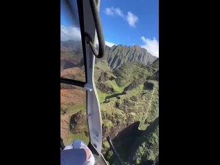 Видео падения вертолёта на Гавайях от первого лица.   .