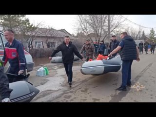 В Оренбургской области полицейские патрулируют подтопленную территорию