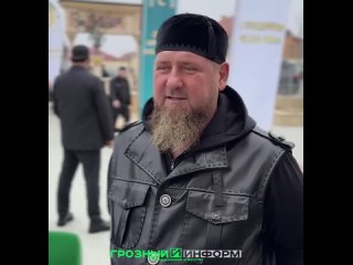 Кадыров вместе с соратниками совершил праздничный Ид-намаз в родовом селе Ахмат-Юрте