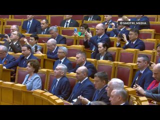 Владимир Путин выступает на мероприятии в честь дня парламентаризма