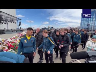 ▶️ Rostov players and coaching staff laid flowers at a spontaneous memorial near Crocus City Hall