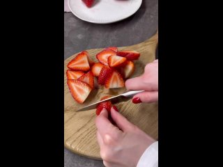 ТВОРОЖНАЯ ЗАПЕКАНКА С КЛУБНИКОЙ🍓