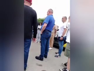 ❗ Барские замашки Грефа привели к массовому уничтожению карт Сбербанка.  Региональная активистка опубликовала видео, на... (видео)