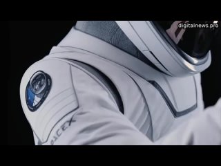 SpaceX представили скафандр для выхода в открытый космос.  Компания пишет, что таких костюмов понадо