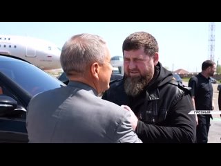 Чеченскую Республику с дружеским визитом посетил Глава Республики Татарстан Рустам Минниханов. Об этом сообщил Глава Чеченс
