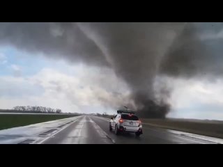 ☝️☢️🗣 - 🇺🇸🌪В США прошел разрушительный торнадо⛈

Повреждены сотни домов, как минимум три человека пострадали.