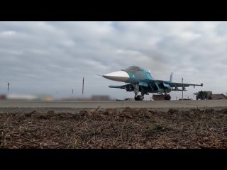 Экипажи самолетов Су-34 нанесли удар по подразделениям ВСУ в зоне проведения СВО