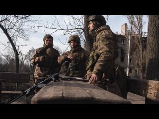 Молодежь Украины должна участвовать в боевых действиях, потому что она лучше разбирается в современных технологиях ,  Зеленский