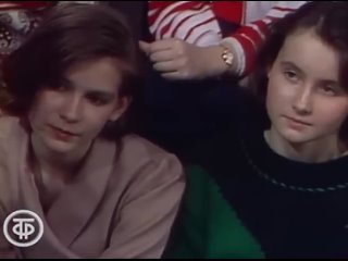 Студент муз. училища  Филипп Киркоров - Ты моя весна 1986 г. даже филя когда то выглядел как человек.