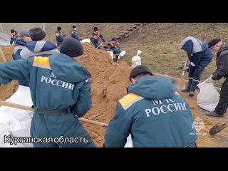 МЧС России круглосуточно оказывает помощь на подтопленных территориях