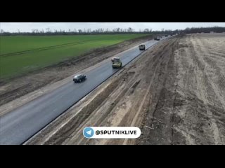 В ДНР и ЛНР приступили к укладке асфальтобетона на трассе, соединяющей республики с Ростовской областью
