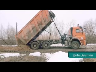 В селе Казанском отсыпают дамбу, чтобы спасти дома