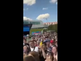 🤡 Бузова дала концерт в эпатажном наряде на открытии VK Fest в Уфе 1 июня — в день защиты детей. Посетители концерта... (видео)