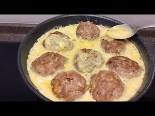 Сочные мясные тефтельки в сливочном соусе (фарш  источник белка, железа и цинка)